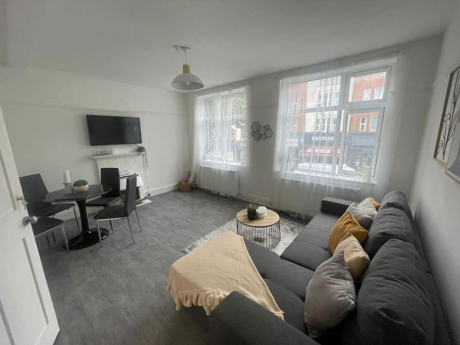 Апартаменты Charming 2 Bed Flat On Tower Bridge Лондон Экстерьер фото