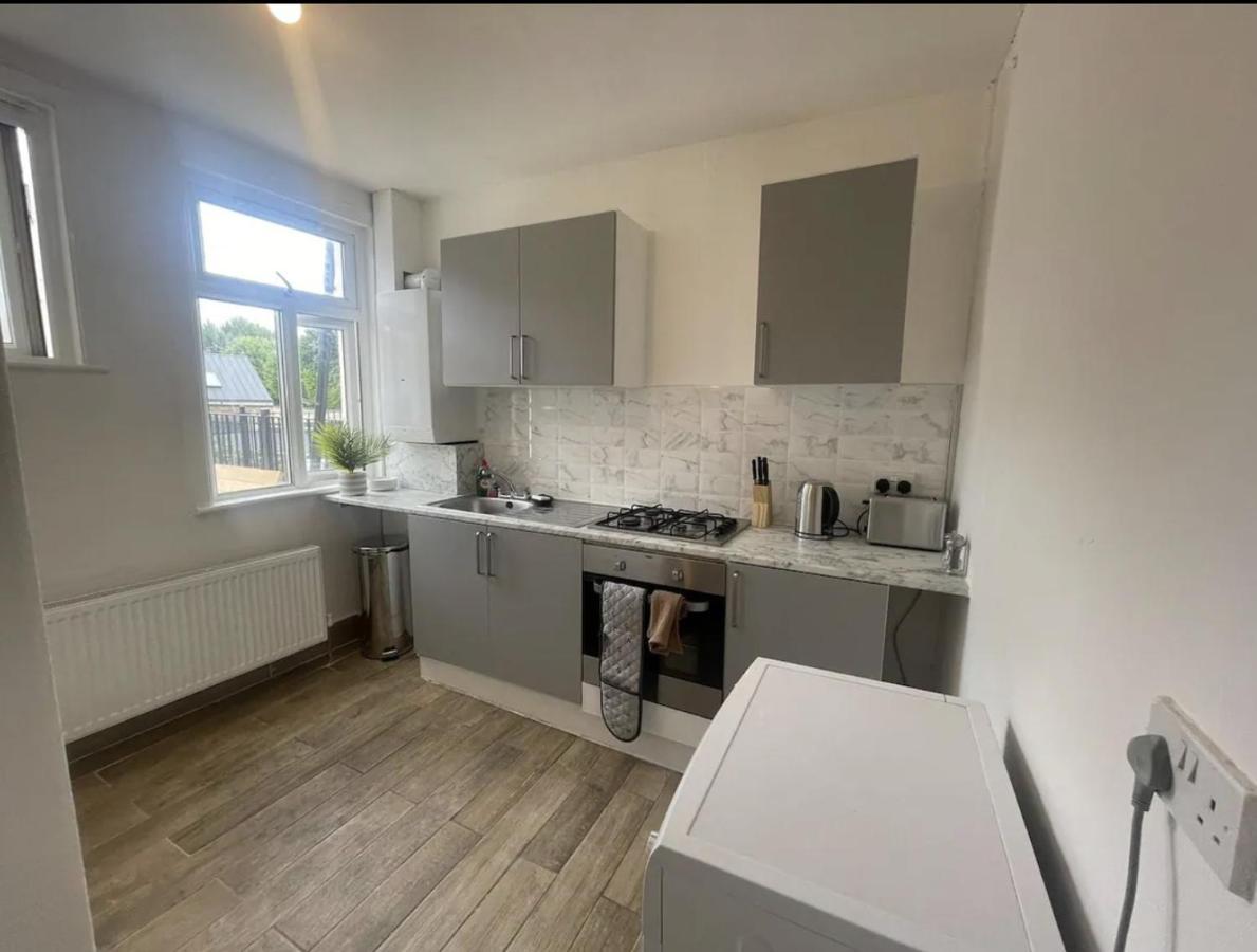 Апартаменты Charming 2 Bed Flat On Tower Bridge Лондон Экстерьер фото